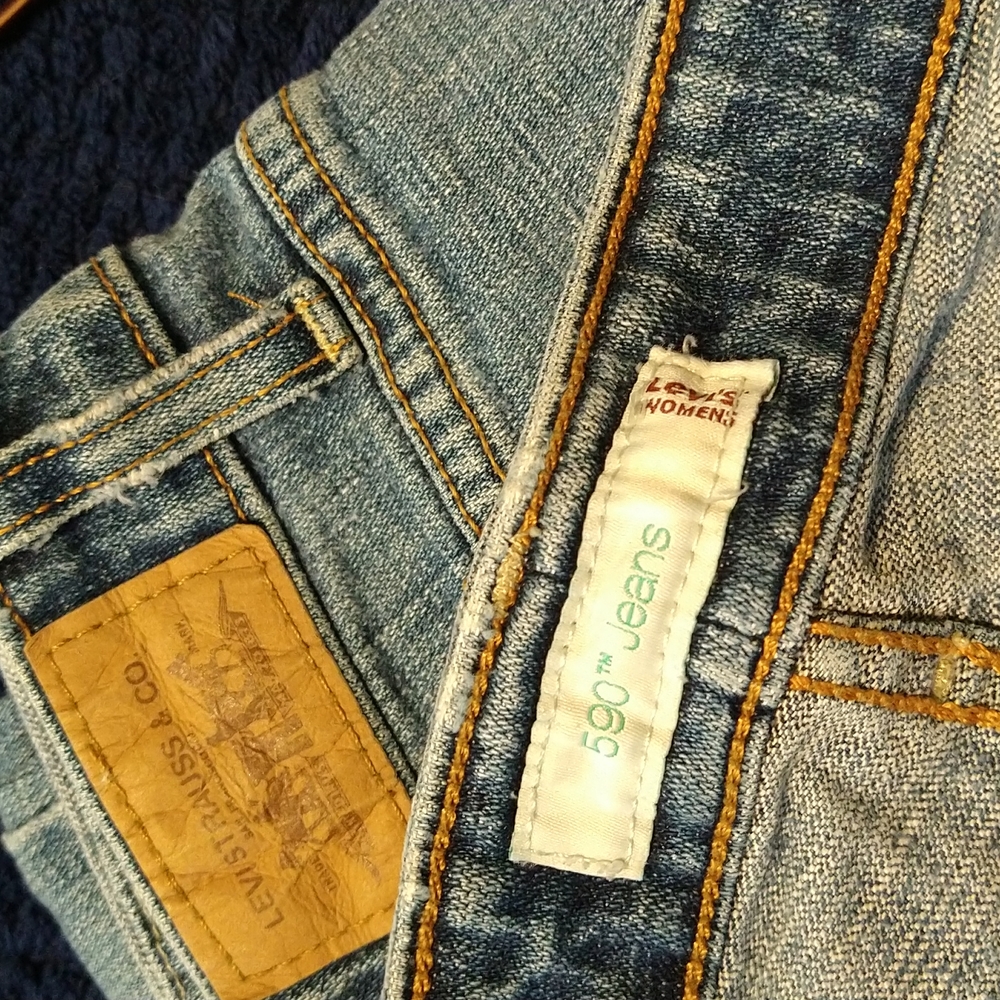 590 Levis